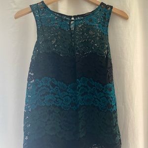 Banana Republic blouse. Size S. Never worn. Dry cleaned.